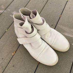 Women’s High Top Sneaker